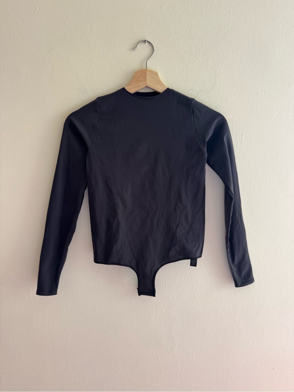 Skims bodysuit black small/medium long sleeve